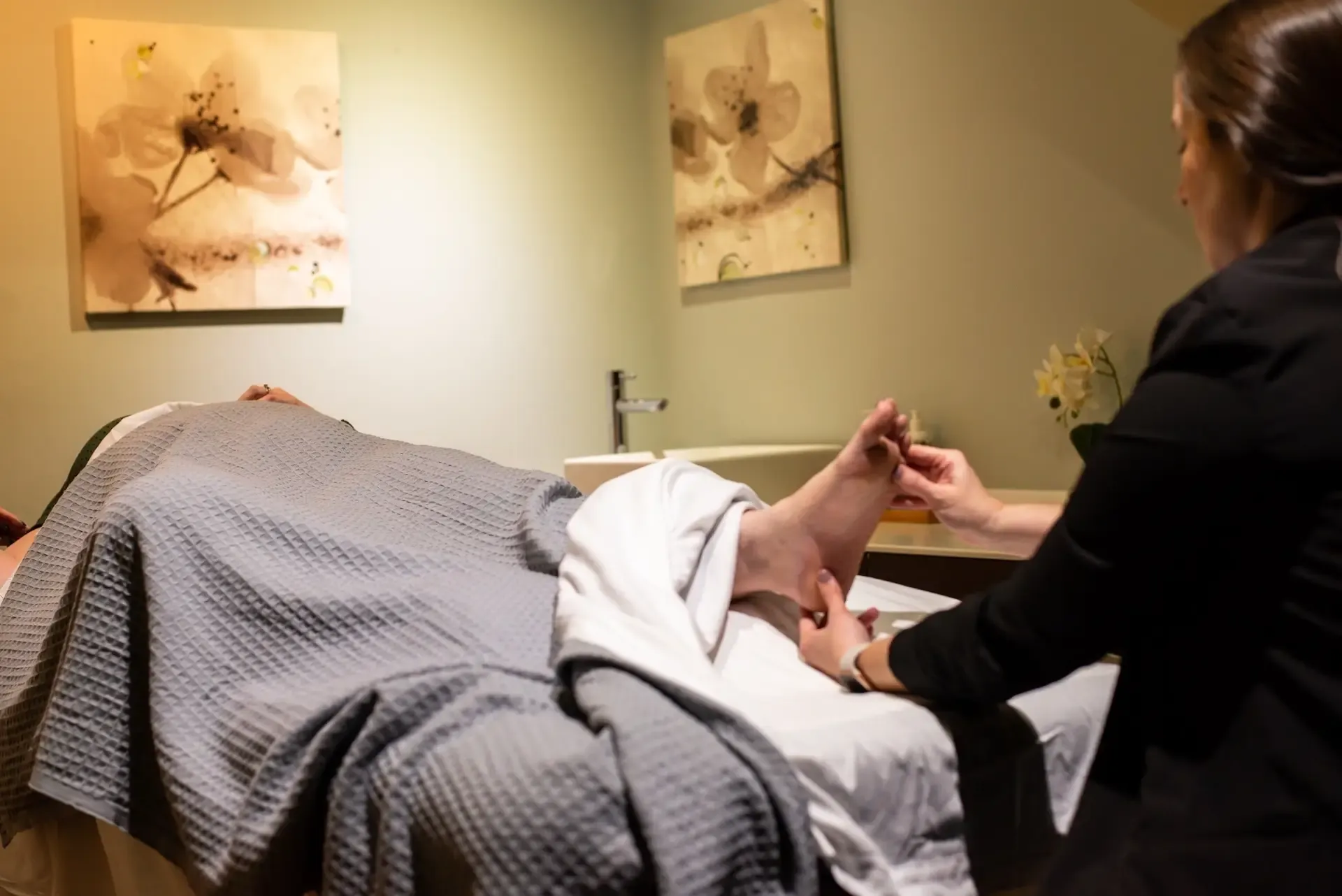 reflexology foot pic needed 2